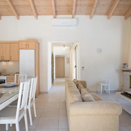 فيلة Sleeps 4 Pool Air Con Wifi *