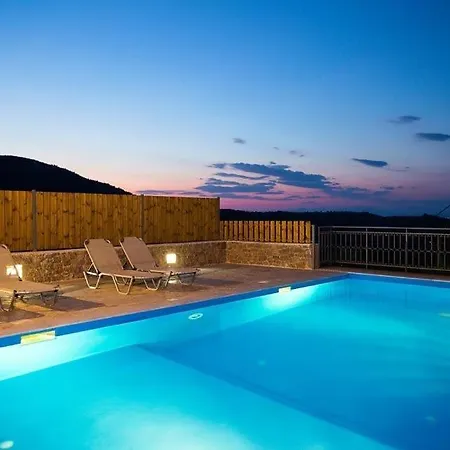 Sleeps 4 Pool Air Con Wifi فيلة Katouna