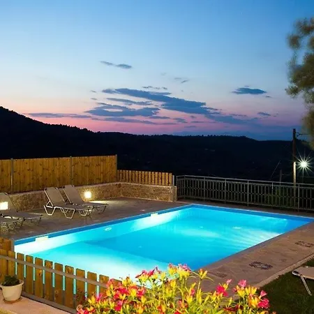 فيلة Sleeps 4 Pool Air Con Wifi Katouna